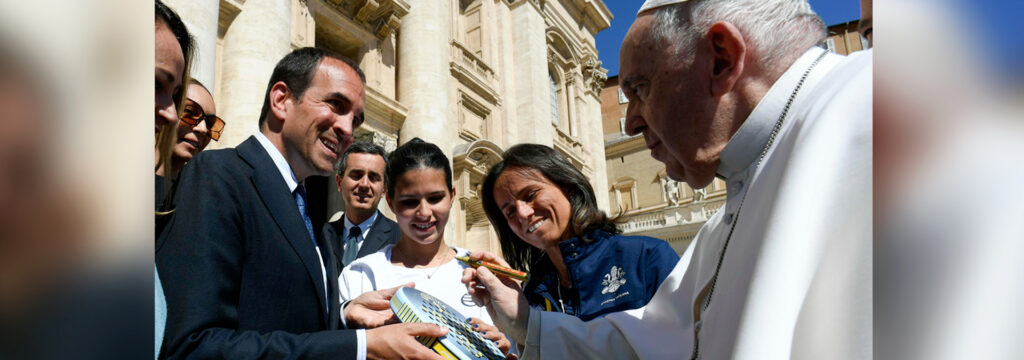 THE ‘SOLIDARITY RACKET’ SIGNED BY POPE FRANCIS IN SUPPORT OF 500 POOR FAMILIES