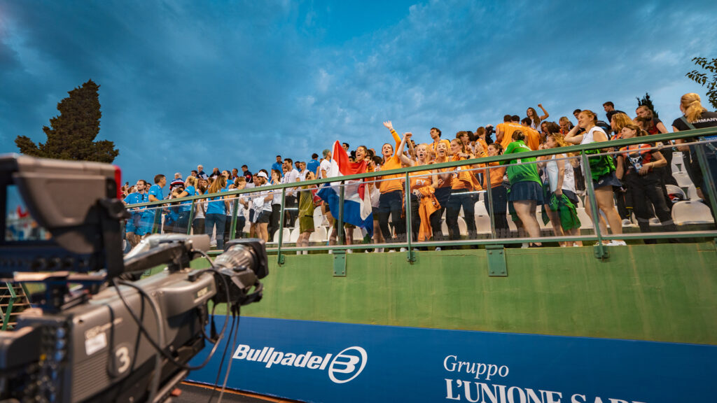 FIP European Padel Championships. Here are all the female players on the court