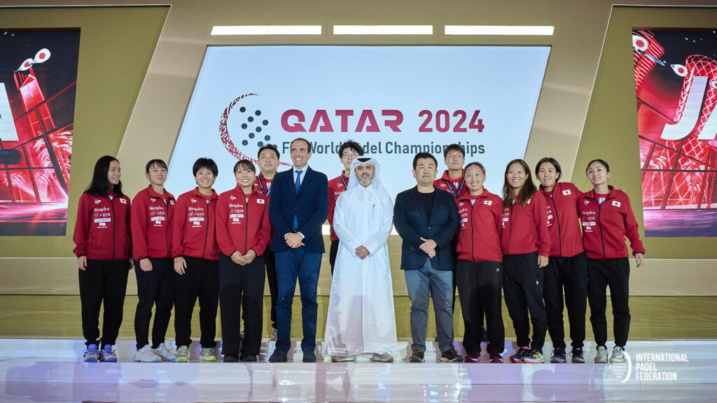 Music, colors and smiles: the FIP World Padel Championships officially open in Doha. Carraro to the players: “Be proud to play for your country”